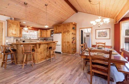 Woodlands Cabin | 140 m² Cabin ∙ 3 bedrooms ∙ 6 guests