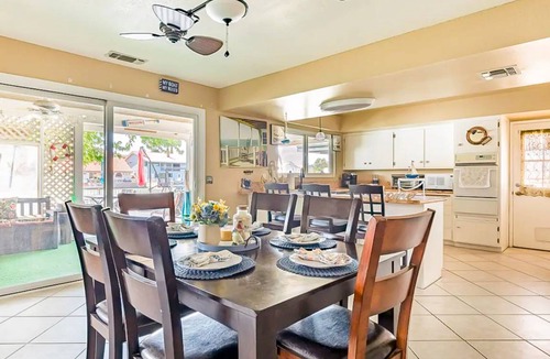 Victorville House | 146 m² House ∙ 2 bedrooms ∙ 8 guests