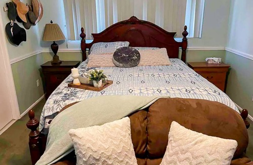 Victorville House | 146 m² House ∙ 2 bedrooms ∙ 8 guests