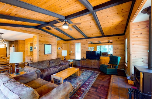 Fish Camp Cabin | 149 m² Cabin ∙ 3 bedrooms ∙ 10 guests