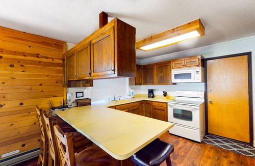 Fish Camp Cabin | 149 m² Cabin ∙ 3 bedrooms ∙ 10 guests