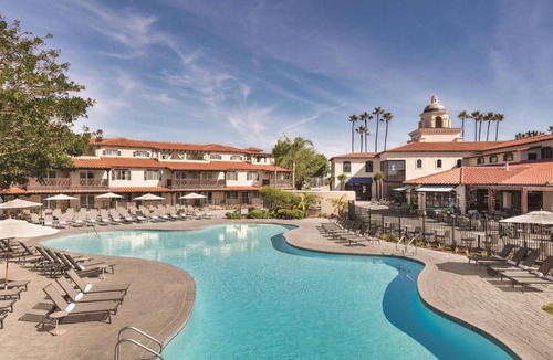 Oxnard Shores Hotel | 149 m² Hotel ∙ 2 bedrooms ∙ 127 guests