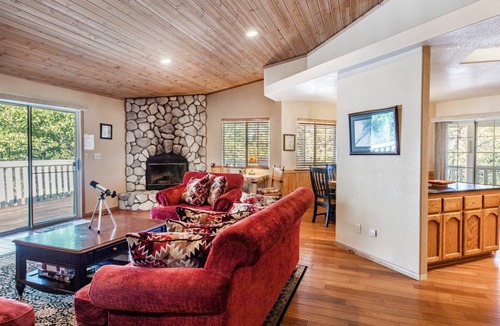 Upper Moonridge House | 149 m² House ∙ 3 bedrooms ∙ 6 guests