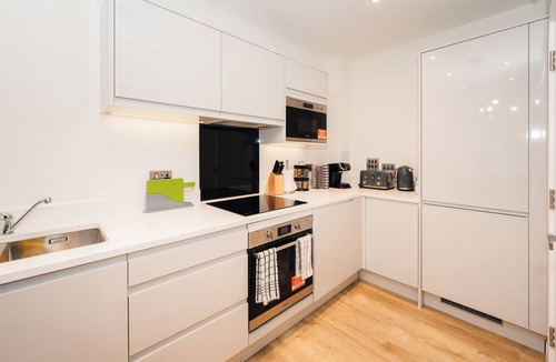Royal Docks Apartment | -15% LUX Riverside Duplex Masionette By LCY/ExCeL I 25min to Tower of London