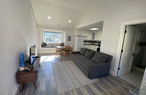 Country Club Apartment | 15 mins to Stanford or google! 2023 construction, prime location & grand view