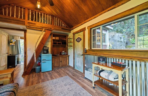 Forest Meadows House | 15 minutes from Murphys, Bocce Ball, Hot Tub, Pool Table, Sleeps 12