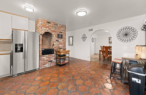 Ventura House | 15% Off December! Comfy Beds, Full AC, Great Patio