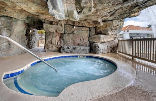 Canyon Corridor Resort | 152 m² Resort ∙ 3 bedrooms ∙ 127 guests