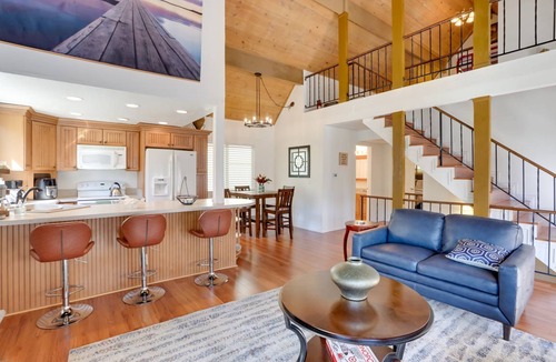 Crestline House | 153 m² House ∙ 4 bedrooms ∙ 8 guests