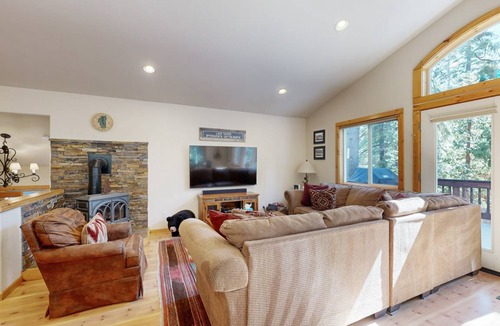 Tahoma House | 160 m² House ∙ 3 bedrooms ∙ 6 guests