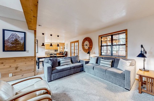 Idyllwild House | 160 m² House ∙ 3 bedrooms ∙ 10 guests