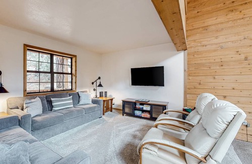 Idyllwild House | 160 m² House ∙ 3 bedrooms ∙ 10 guests