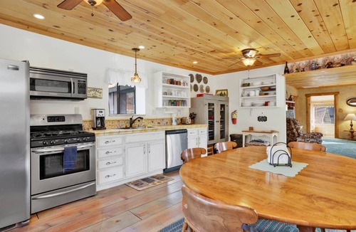 Fawnskin Cabin | 163 m² Cabin ∙ 3 bedrooms ∙ 8 guests
