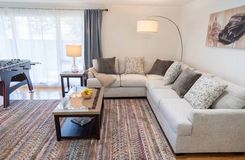 Northwest Anaheim House | 163 m² House ∙ 3 bedrooms ∙ 8 guests
