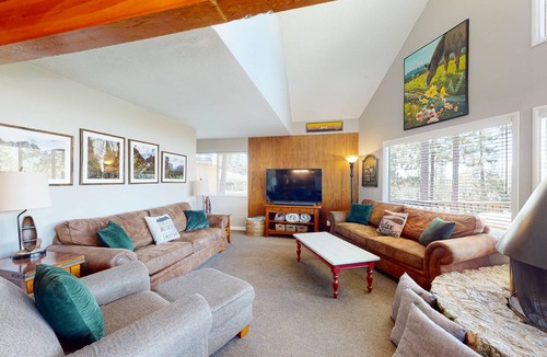 Bass Lake Cabin | 164 m² Cabin ∙ 7 bedrooms ∙ 16 guests