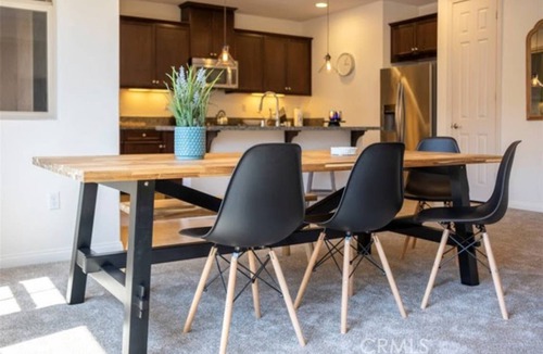 Fullerton Condo | 167 m² Condo ∙ 3 bedrooms ∙ 6 guests