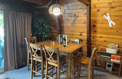 Big Bear House | 167 m² House ∙ 3 bedrooms ∙ 10 guests