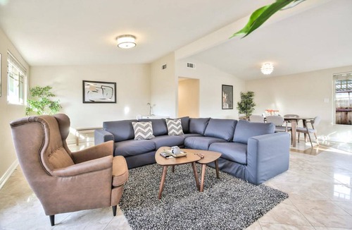 Sunnyvale House | 175 m² House ∙ 5 bedrooms ∙ 10 guests