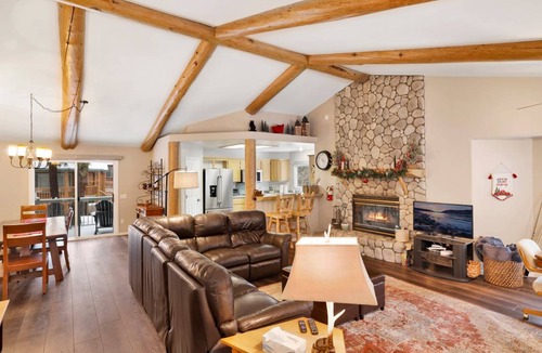 Eagle Mountain Estates Ski Chalet | 179 m² Chalet ∙ 3 bedrooms ∙ 8 guests
