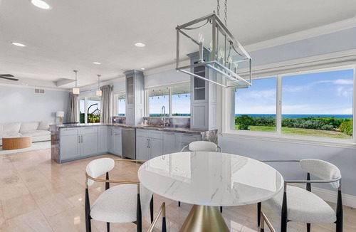 Corona del Mar House | 180 Degrees Oceanview Cozy House Nestled along the serene Coastline