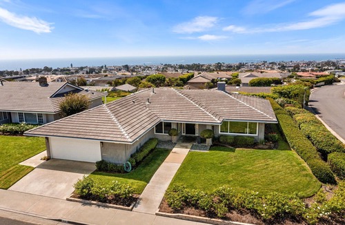 Corona del Mar House | 180 Degrees Oceanview Cozy House Nestled along the serene Coastline