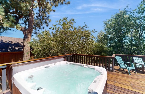 Upper Moonridge House | 180 m² House ∙ 4 bedrooms ∙ 8 guests