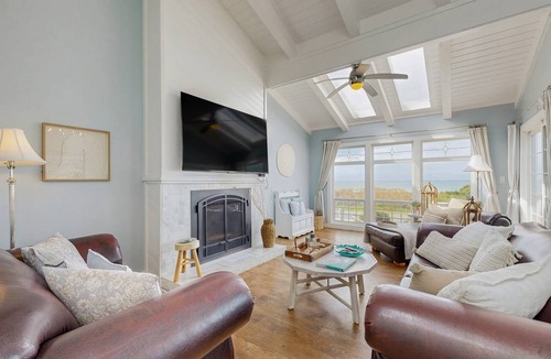 Fort Bragg House | 181 m² House ∙ 3 bedrooms ∙ 10 guests