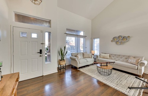 Lake Elsinore House | 181 m² House ∙ 4 bedrooms ∙ 10 guests