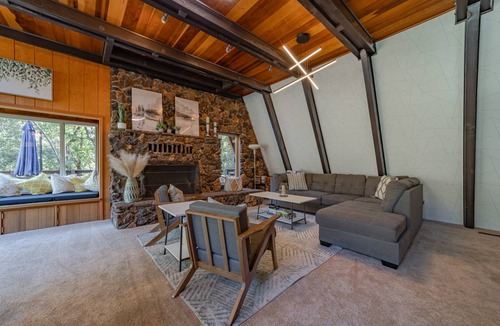 Salyer House | 186 m² House ∙ 2 bedrooms ∙ 9 guests