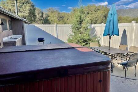 Ahwahnee House | 186 m² House ∙ 3 bedrooms ∙ 11 guests