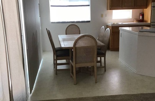Palmdale House | 186 m² House ∙ 3 bedrooms ∙ 6 guests
