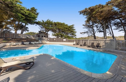 Castroville House | 186 m² House ∙ 4 bedrooms ∙ 9 guests
