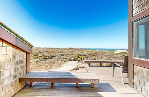 Castroville House | 186 m² House ∙ 4 bedrooms ∙ 9 guests