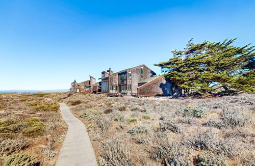 Castroville House | 186 m² House ∙ 4 bedrooms ∙ 9 guests