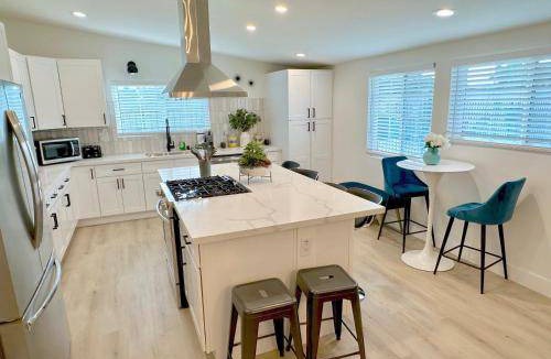 Anaheim Resort House | 186 m² House ∙ 4 bedrooms ∙ 13 guests