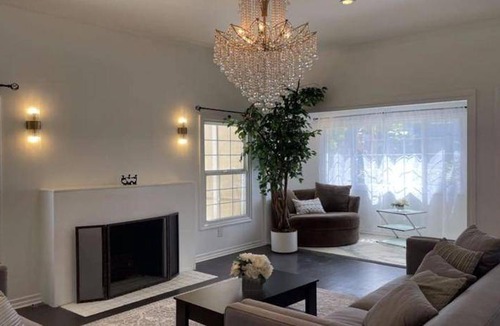 Beverly Hills House | 186 m² House ∙ 3 bedrooms ∙ 6 guests