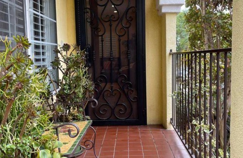 North of Wilshire Apartment | 187 m² Apartment ∙ 3 bedrooms ∙ 6 guests