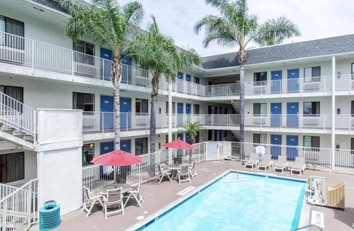 Buena Park Hotel | 19 m² Hotel ∙ 127 guests