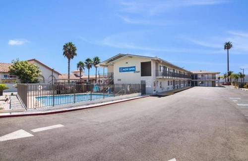 Moreno Valley Hotel | 19 m² Hotel ∙ 4 guests