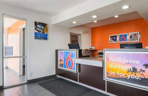 Lost Hills Hotel | 19 m² Hotel ∙ 6 guests