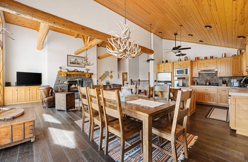Castle Glen Estates House | 190 m² House ∙ 5 bedrooms ∙ 16 guests