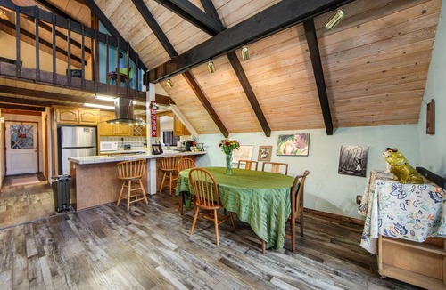 Pine Cove House | 190 m² House ∙ 3 bedrooms ∙ 6 guests