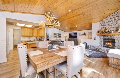 Upper Moonridge Cabin | 191 m² Chalet ∙ 4 bedrooms ∙ 10 guests