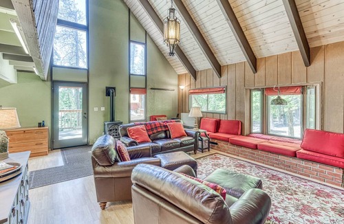 Big Creek Cabin | 195 m² Cabin ∙ 2 bedrooms ∙ 8 guests