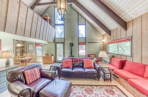 Big Creek Cabin | 195 m² Cabin ∙ 2 bedrooms ∙ 8 guests