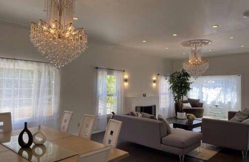 Beverly Hills House | 195 m² House ∙ 3 bedrooms ∙ 8 guests