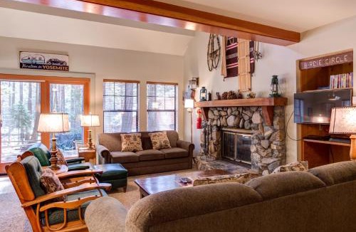 North Wawona Ski Chalet | 1A Wawona Retreat