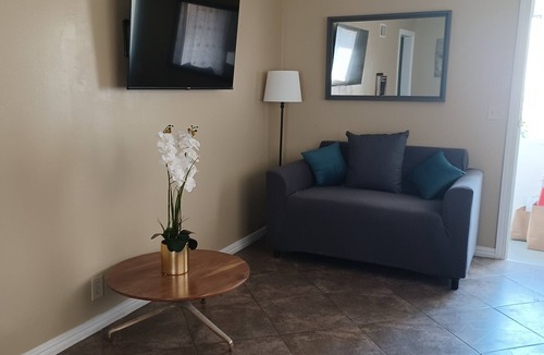 Boyle Heights Apartment | 1BDR Apartment Centrally Located in Boyle Heights