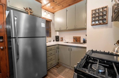 Crestline House | 1Bed + Loft | Treetop Hideaway