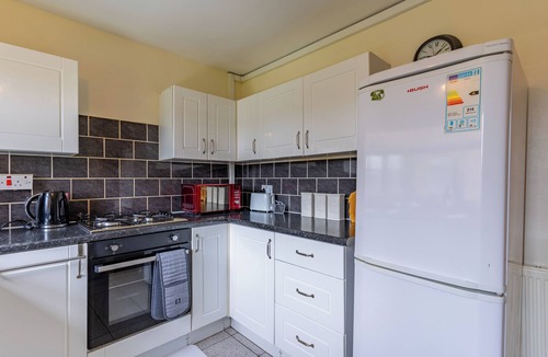 Little Hay Apartment | 1Bed-Sleeps3 Parking-NearCityCentre-Jlr-Nec